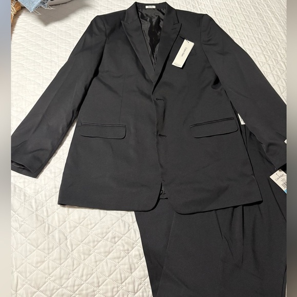 NWT Calvin Klein Boys 2 Piece Black Suit - Picture 2 of 12